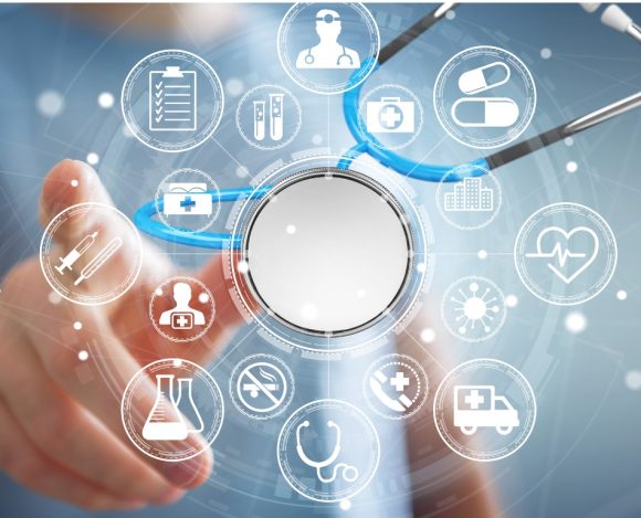 businessman-on-blurred-background-holding-and-touching-floating-3d-picture-id1211249135 Revolução digital na saúde em 2021: segurança é a nova fronteira