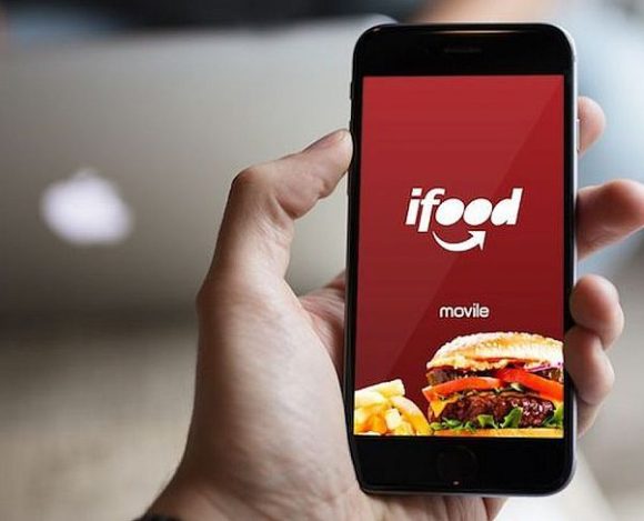 csm_ifood-chega-a-foz-do-iguacu-saiba-como-funciona-o-app-de-delivery-5a6f947b47082_4b1eaedd40 iFood hackeado? App passa por problemas e tem nomes de restaurantes alterados; entenda