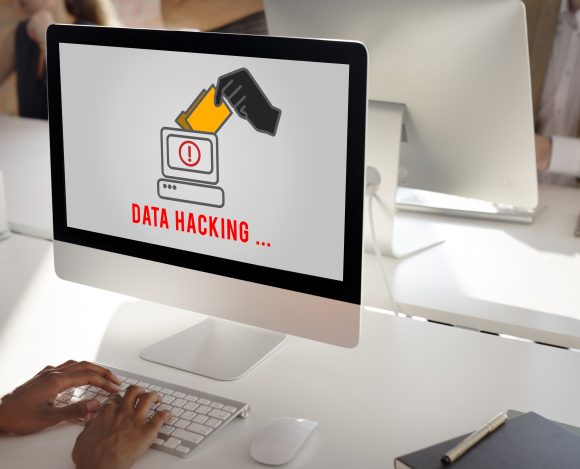 Hacker Spyware Cybercrime Phishing Fraud Concept Brasil registra R$ 2,5 bilhões em tentativas de fraude no primeiro semestre