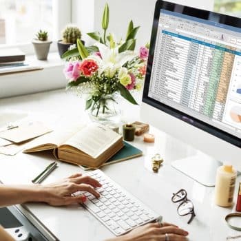 Data Information Report Statistics Strategy Concept Tudo sobre o Microsoft Office 365 e as principais vantagens para o seu negócio