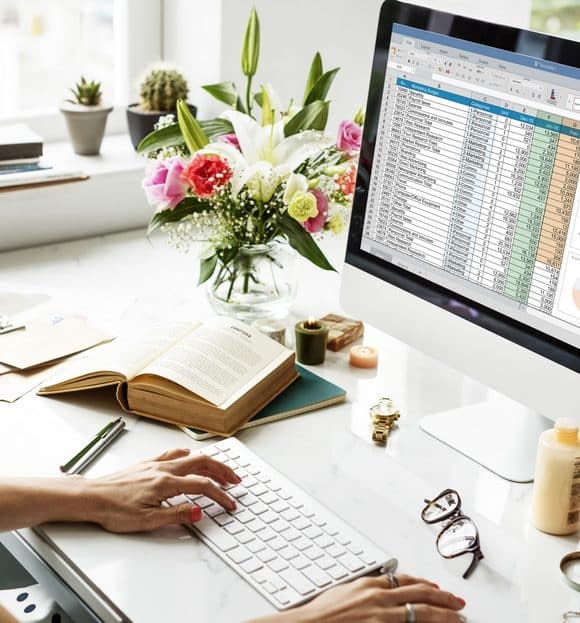 Data Information Report Statistics Strategy Concept Tudo sobre o Microsoft Office 365 e as principais vantagens para o seu negócio