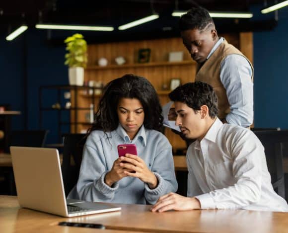 2148908791 Internet para empresas: o que torna o link dedicado superior à banda larga?